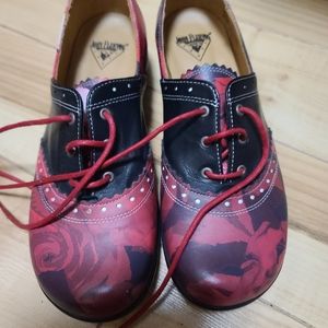 John Fluevog Erika floral Roses Fellowship Saddle Shoe, size 6.5